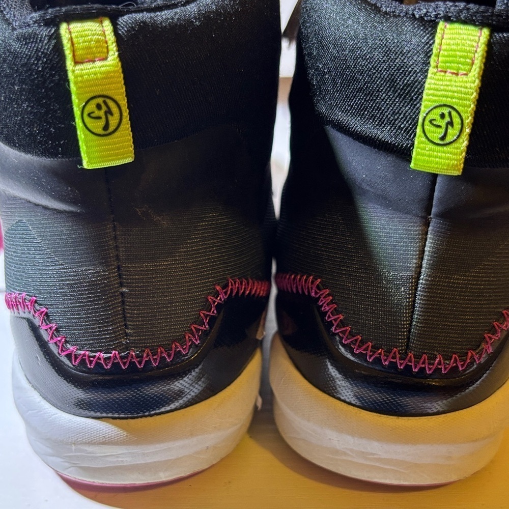 Zumba Fitness Kids Sneakers - Pink and Black - Picture 5 of 9